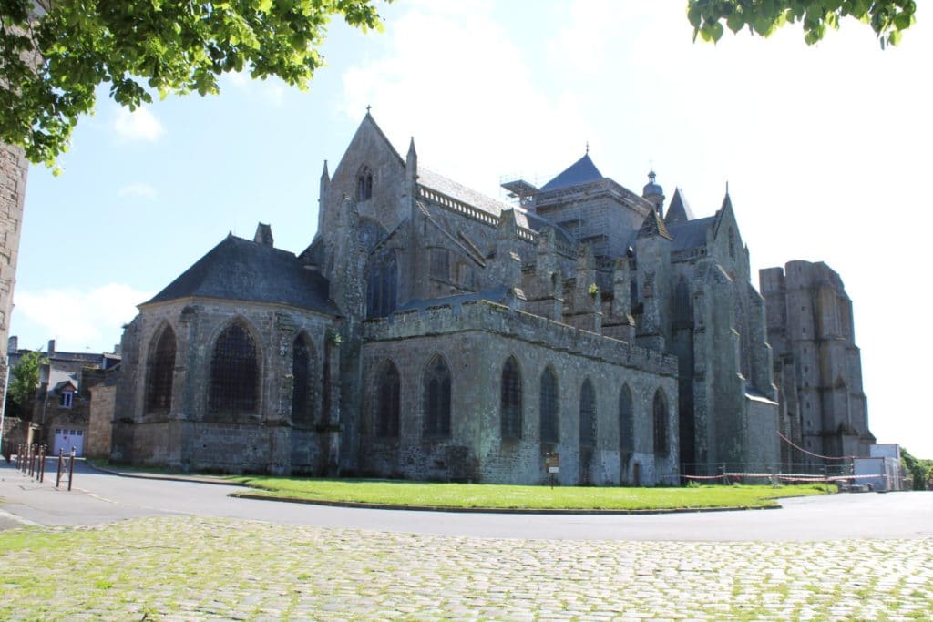 cathédrale de dol de bretagne