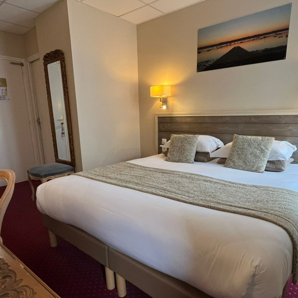 chambre supérieure à l'hôtel des abers à Saint-Malo en bretagne