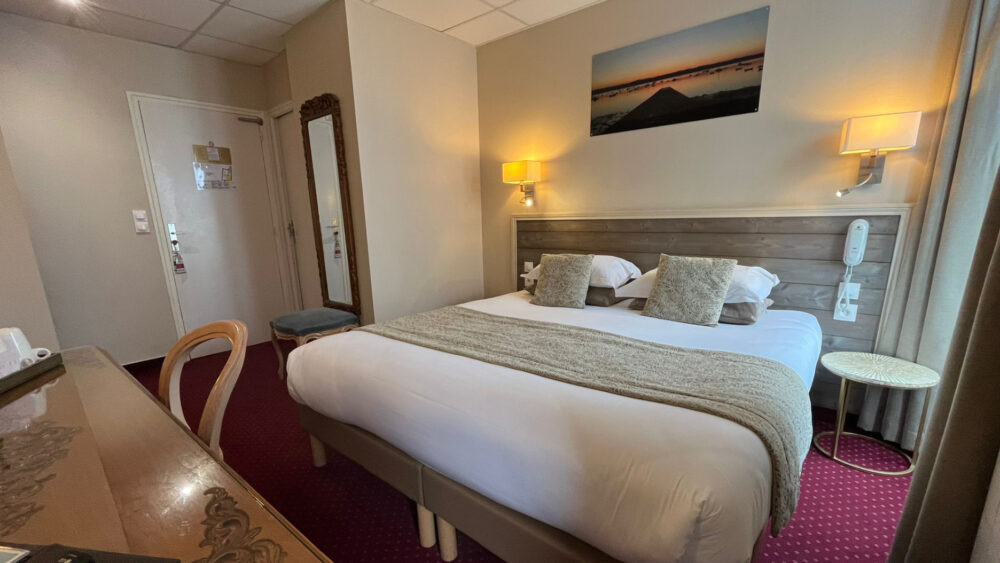 chambre supérieure à l'hôtel des abers à Saint-Malo en bretagne